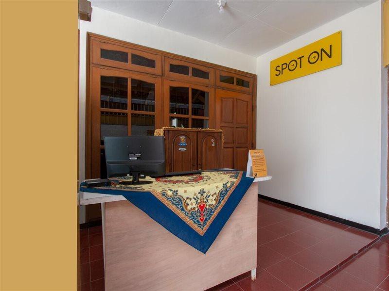 Spot On 3218 Bee Palm Family Syariah Hotel Маланг Екстериор снимка