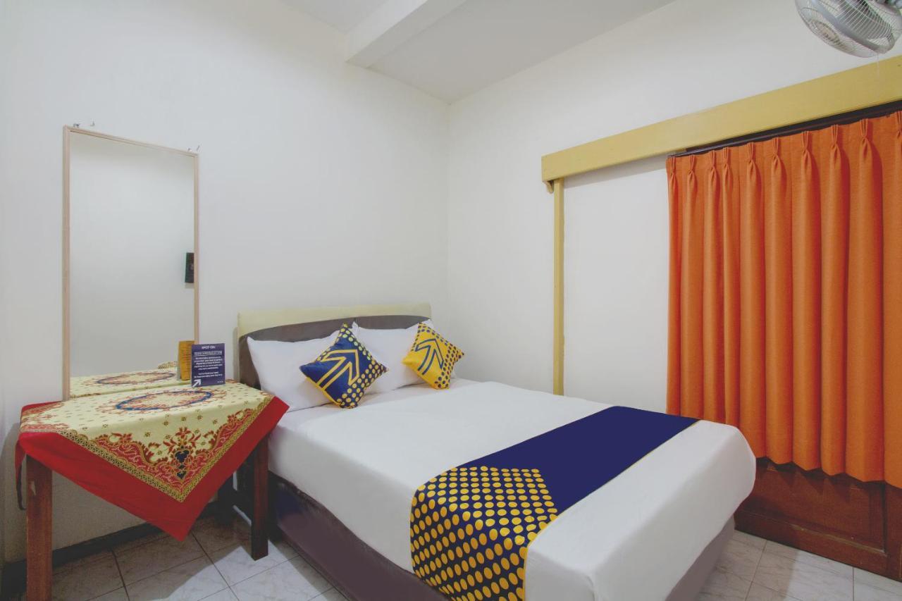 Spot On 3218 Bee Palm Family Syariah Hotel Маланг Екстериор снимка