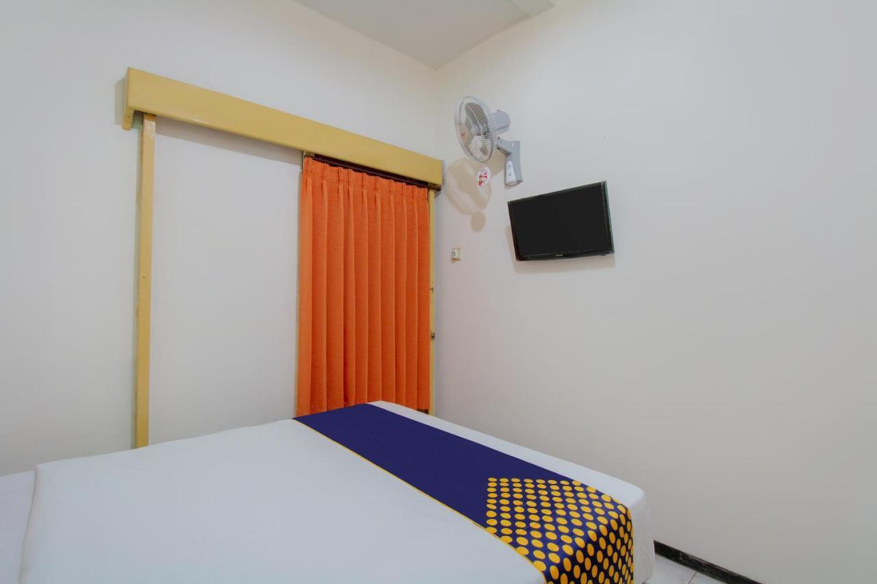 Spot On 3218 Bee Palm Family Syariah Hotel Маланг Екстериор снимка