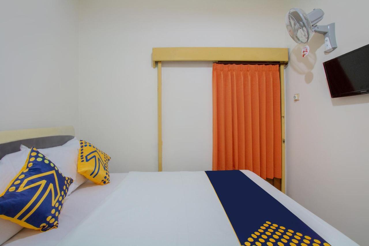 Spot On 3218 Bee Palm Family Syariah Hotel Маланг Екстериор снимка